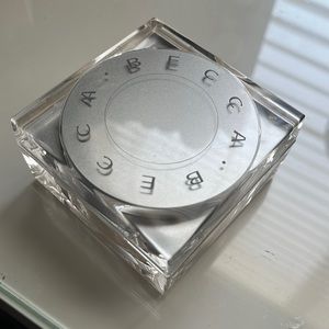 Becca Cosmetics Blurring Light Powder